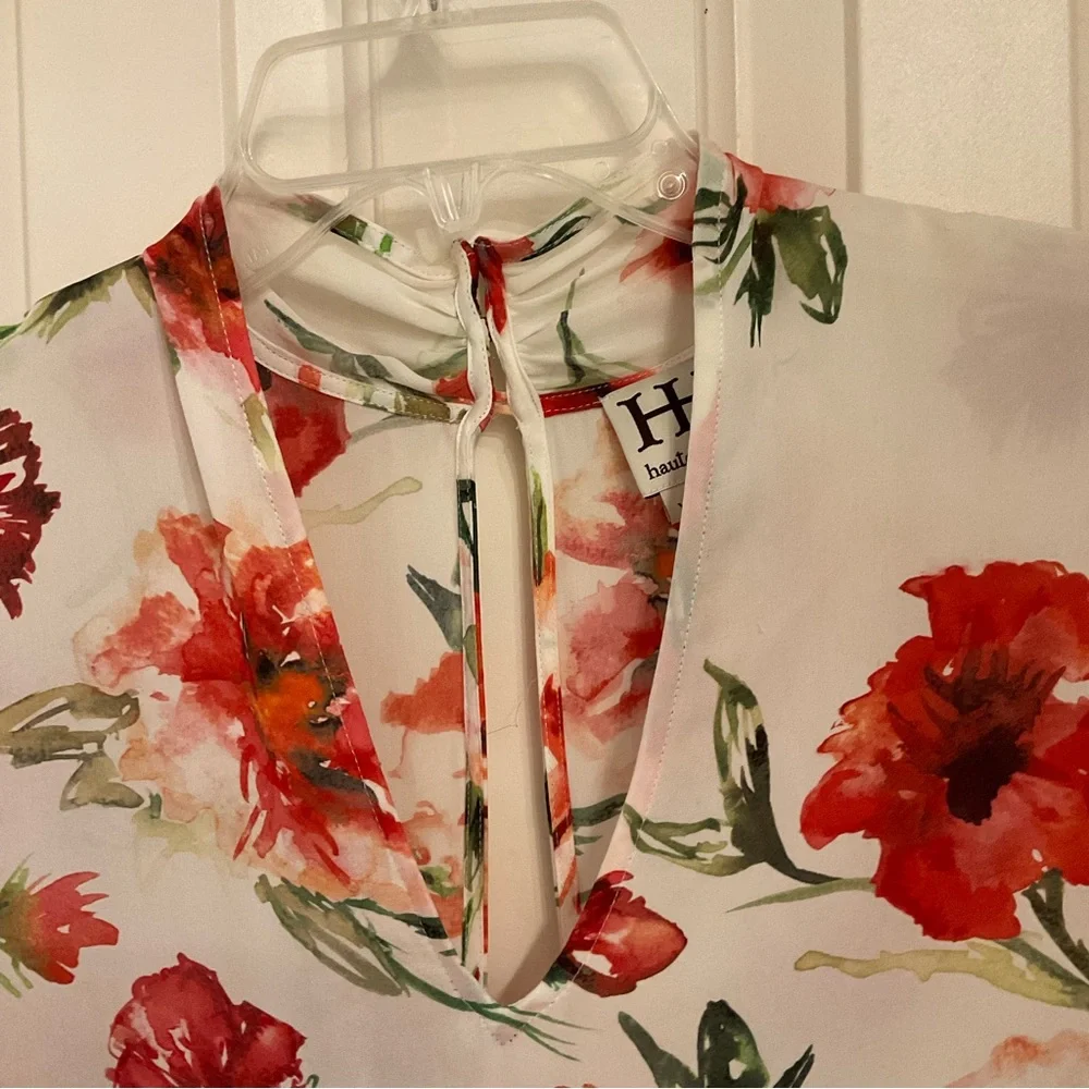 Haute Hippie silk floral romper shorts, long sleeves, v-neck.  Darling!  Size XS - Picture 5 of 16